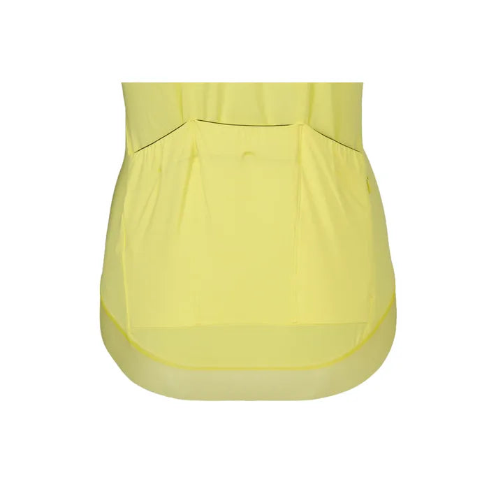 Tricota AGU Trend Solid Yellowtail mujer en uso ciclismo ruta