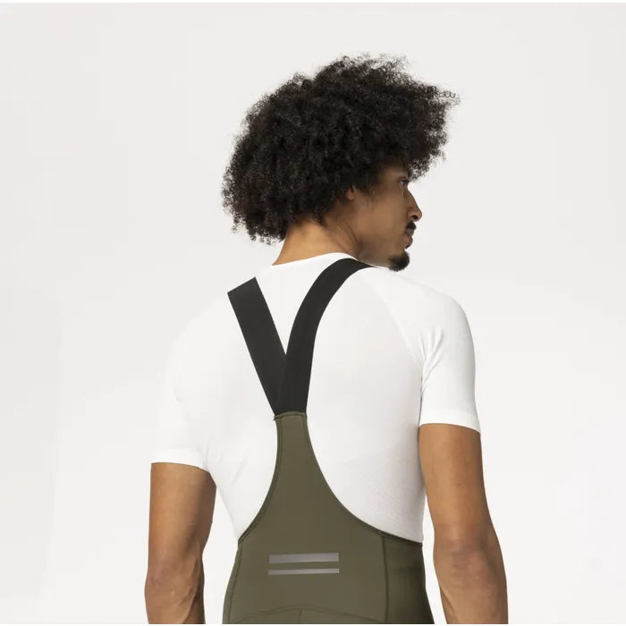 Calza AGU Comfort Plus Performance vista en modelo trasera con panel ergonómico