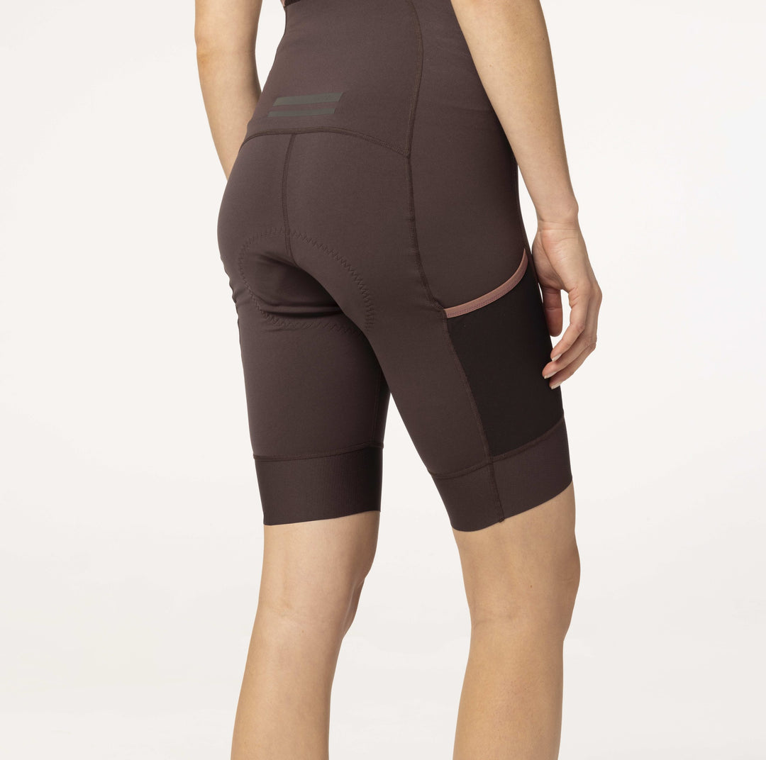 49310701-590_model_24