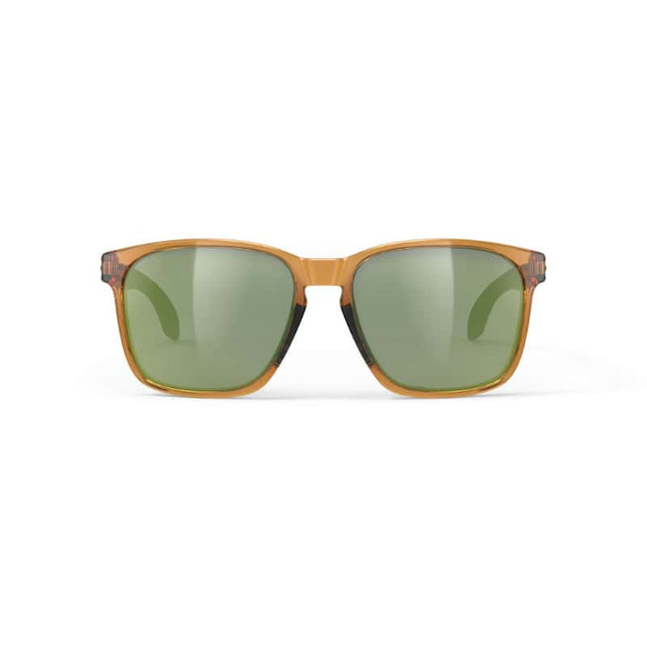 Protector solar para ciclistas con gafas de sol deportivas estilo aviador de color marrón con lentes verdes, ideales para protección solar y rendimiento en ciclismo.